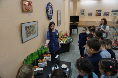 11 февраля  2019 года воспитанники посетили выставку детского творчества в Краевом художественном музее