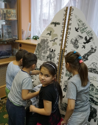 23.11.2017 г. санаторную школу посетили представители художественного музея с передвижной выставкой, посвященной творчеству художника Владимира Столярова