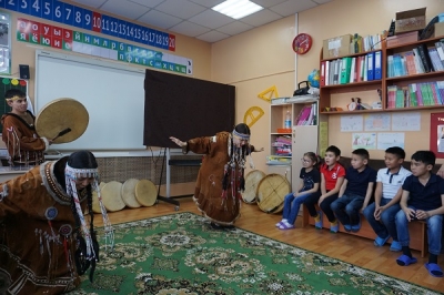 В гости к воспитанникам приезжал молодёжный национальный ансамбль «Коритэв».
